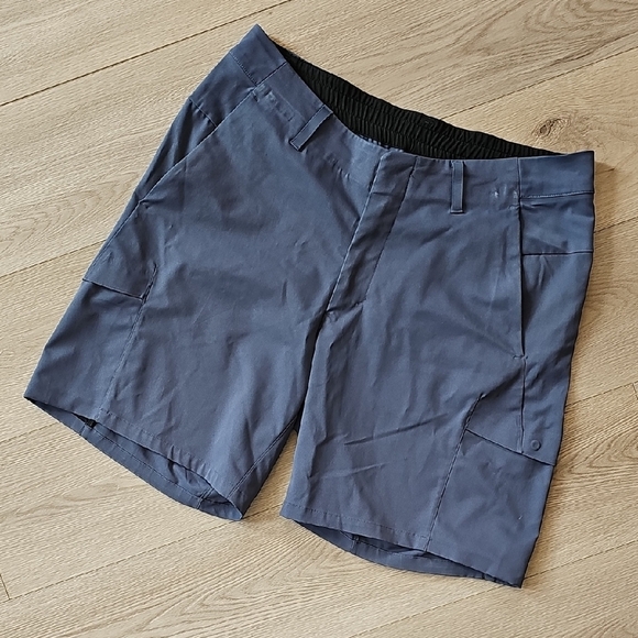 2021 Lululemon Utility Cargo Shorts 8" Inseam, Size 34 - Picture 1 of 16